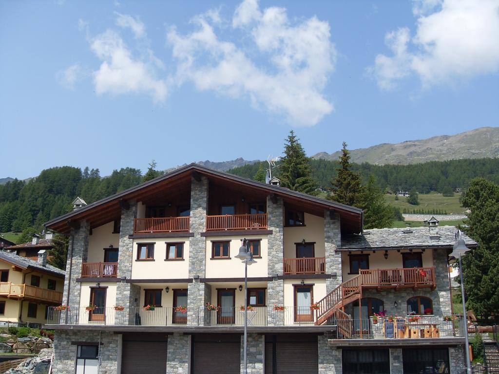 Residence Les Myosotis Champoluc Eksteriør billede